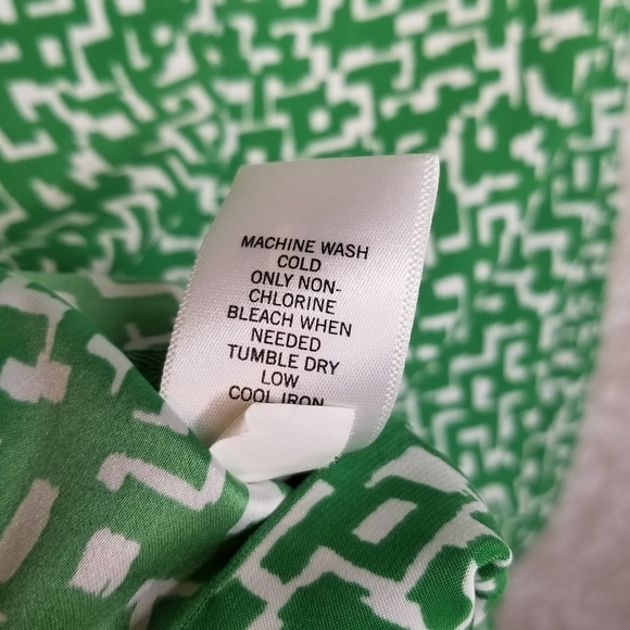 Banana‎ Republic Size 2 Green Sleeveless Cowl Neck Top - Picture 8 of 8